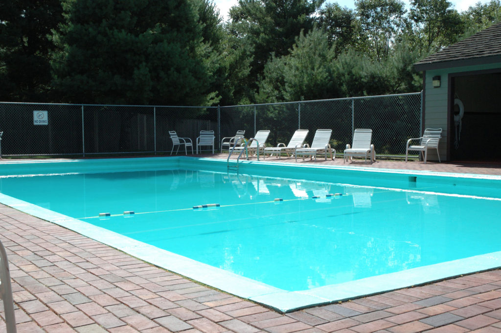 builders swimming pool